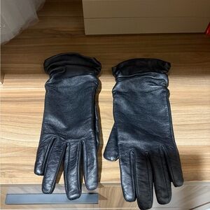 Dillards Women’s Black Leather Touchscreen Gloves, Size L